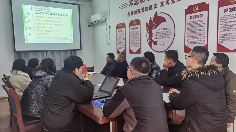 函授站是一种通过远程教育方式进行学历提升的学习模式。它具有以下特点：