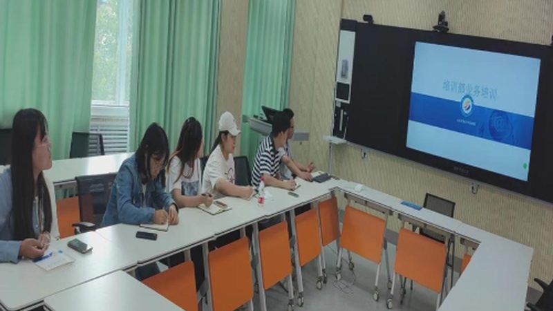 报名职业技能培训证书通常需要提交以下材料：