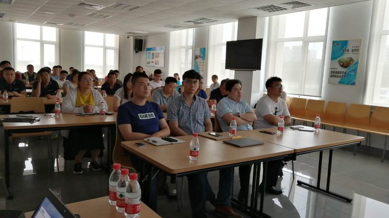 定制课程，如何提升管理层技能培训效果？**